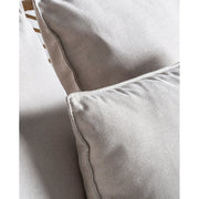 Kortárs stílusú, mahagónifából és rattanból készült, egyedi formatervezésű, kézműves dizájn kanapé ülő- és hátpárnákkal.