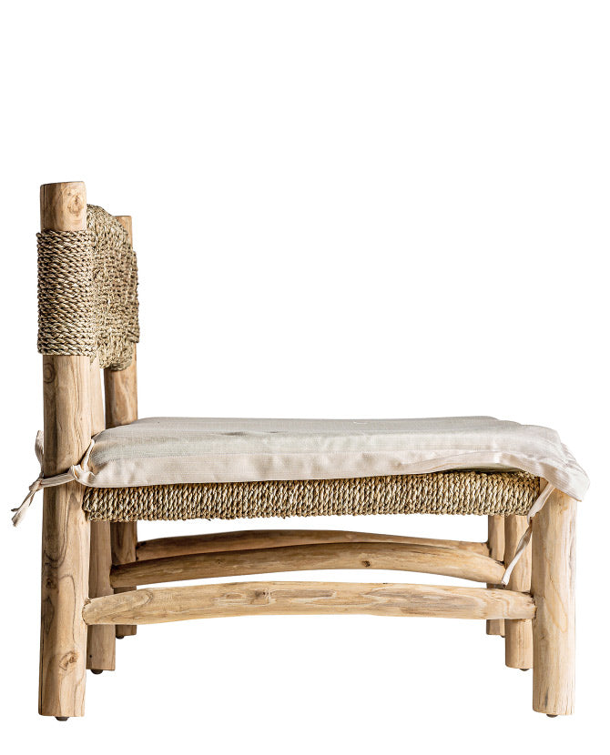 Törzsi stílusú, teakfából készült, egyedi formatervezésű, kézműves kanapé, növényi rostkötélből készült ülőfelülettel és háttámlával.