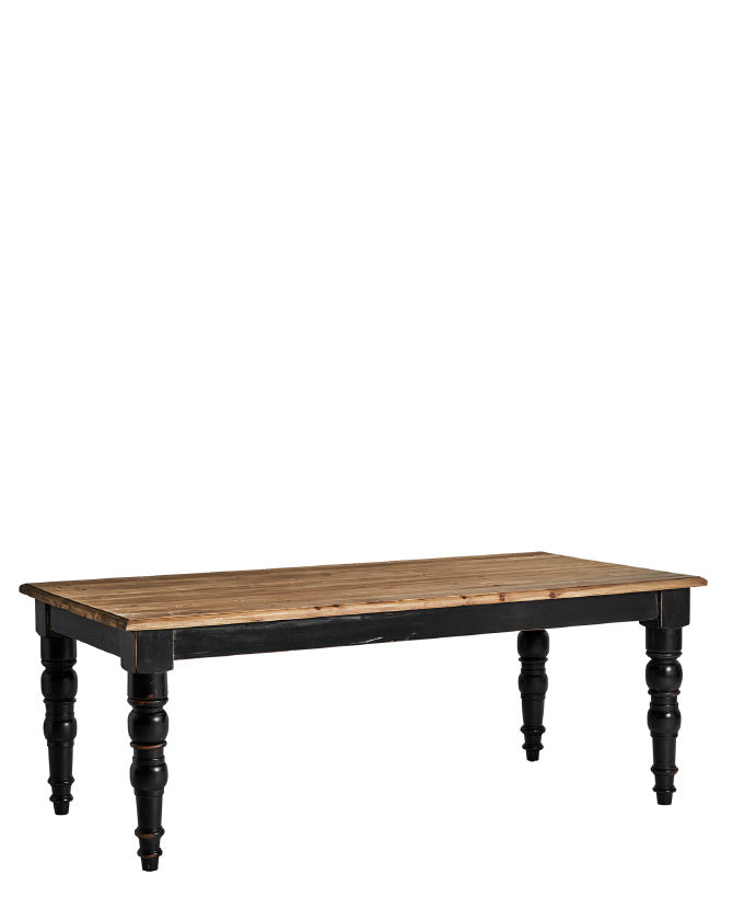Koloniál stílusú, szilfából készült étkezőasztal antikolt fekete színű lábakkal és natúr színű asztallappal. 