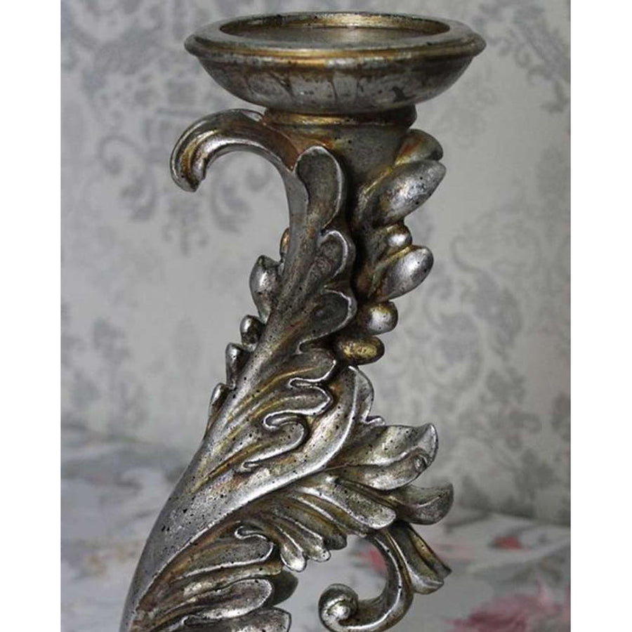 Patinás felületű, 36 cm magas, antik ezüst színű, barokkos jellegű, akantuszleveles gyertyatartó