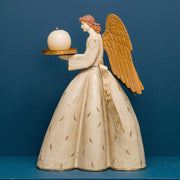 Avignoni angyal figura gyertyatartóval.