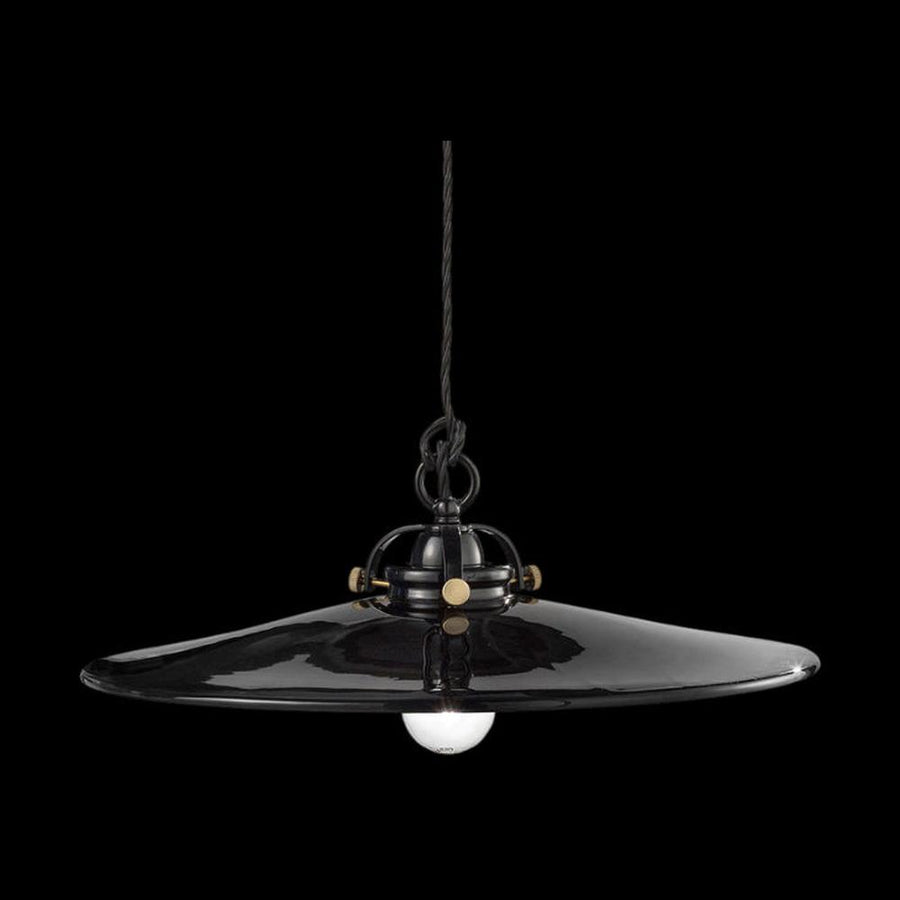 Vidéki stílusú, mázas fémből és mázas kerámiából készült, textilburkolatú vezetékkel kialakított, kézműves függeszték lámpa.