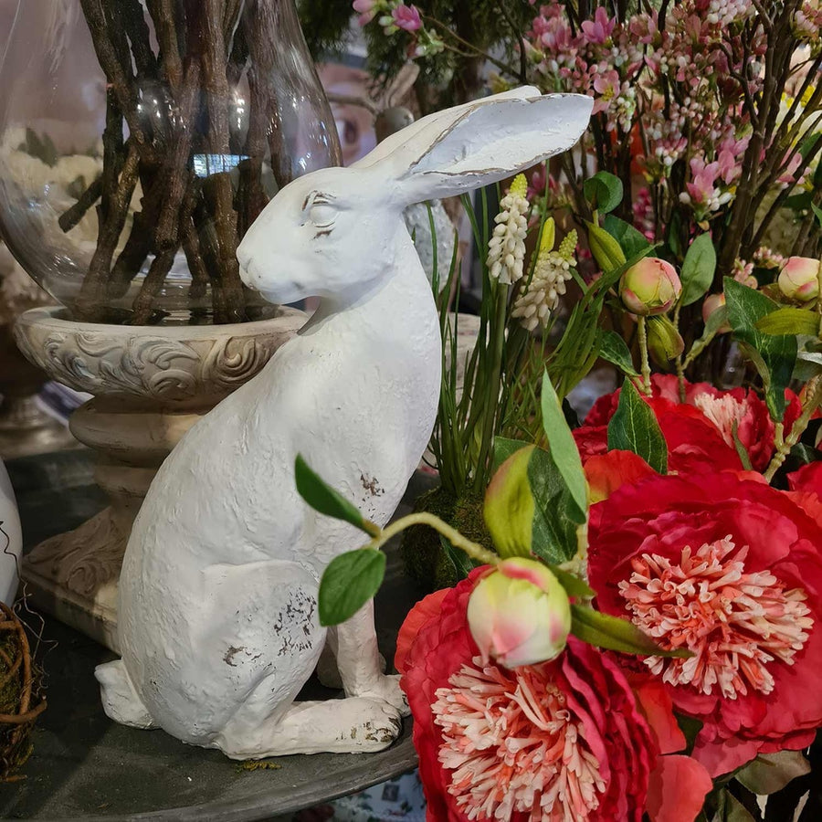 Mű bazsarózsa ág, kármin színű nyílt és bimbós virágfejekkel.