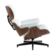 Eames Lounge Chair inspirálta pihenő fotel dió furnér fafelülettel, fehér bőr kárpittal.
