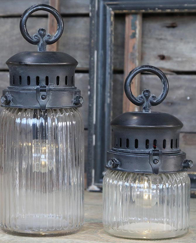 Vidéki, Country, Vintage stílusú barázdált üvegű dekor fémlámpa időzíthető LED izzóval