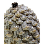 Deres, glitteres felületű, 8,7 cm hosszú, fehér színű karácsonyi toboz dísz.