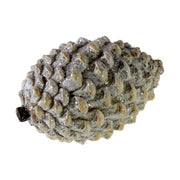 Deres, glitteres felületű, 8,7 cm hosszú, fehér színű karácsonyi toboz dísz.