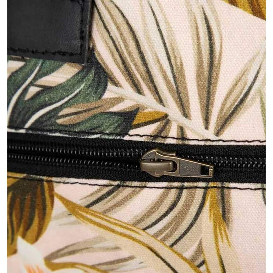 100 % pamutból készült, 62 cm hosszú, egyedi dizájnú, a jelenleg nagyon divatos egzotikus stílusú női táska