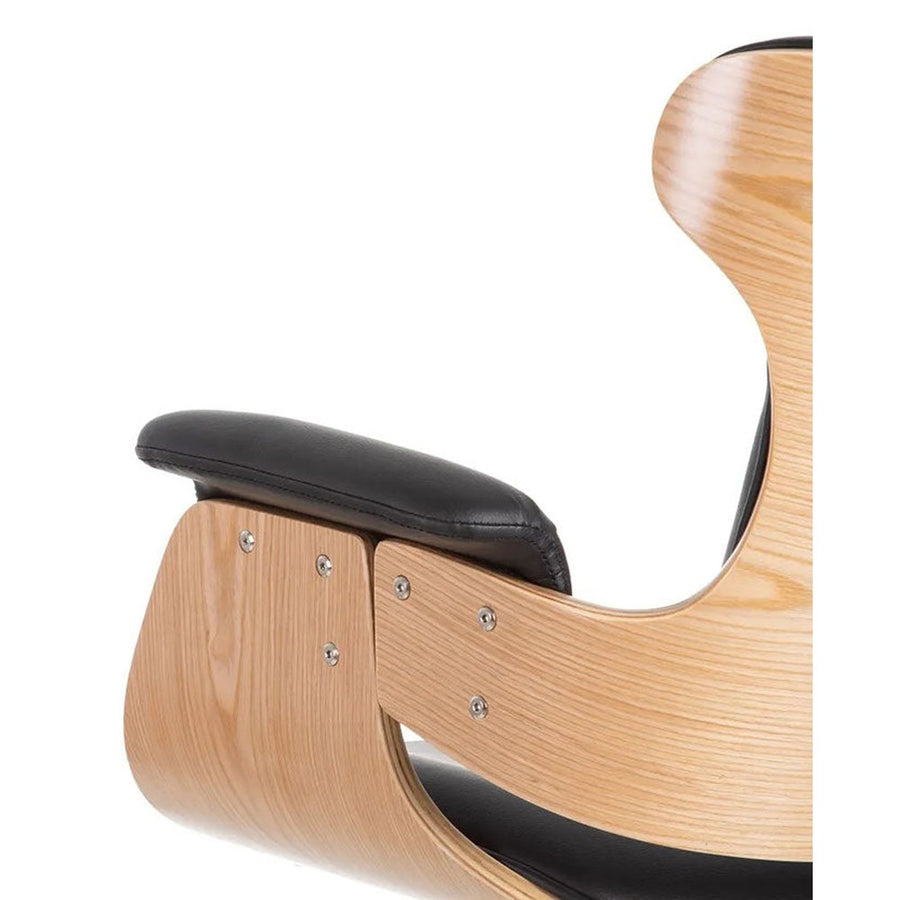 Prémium kategóriás, modern illetve loft stílusú, állítható magasságú, dió furnéros, fekete műbőr kárpitú, kerekes irodai vezetői forgószék