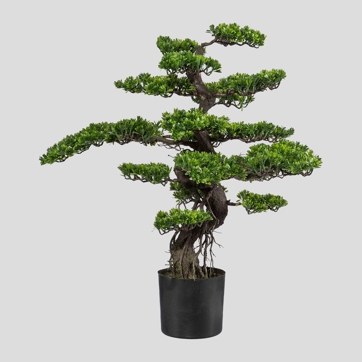 Nagyméretű, 90 cm magas, mesterséges bonsai fa, fekete színű műanyag cserépben.