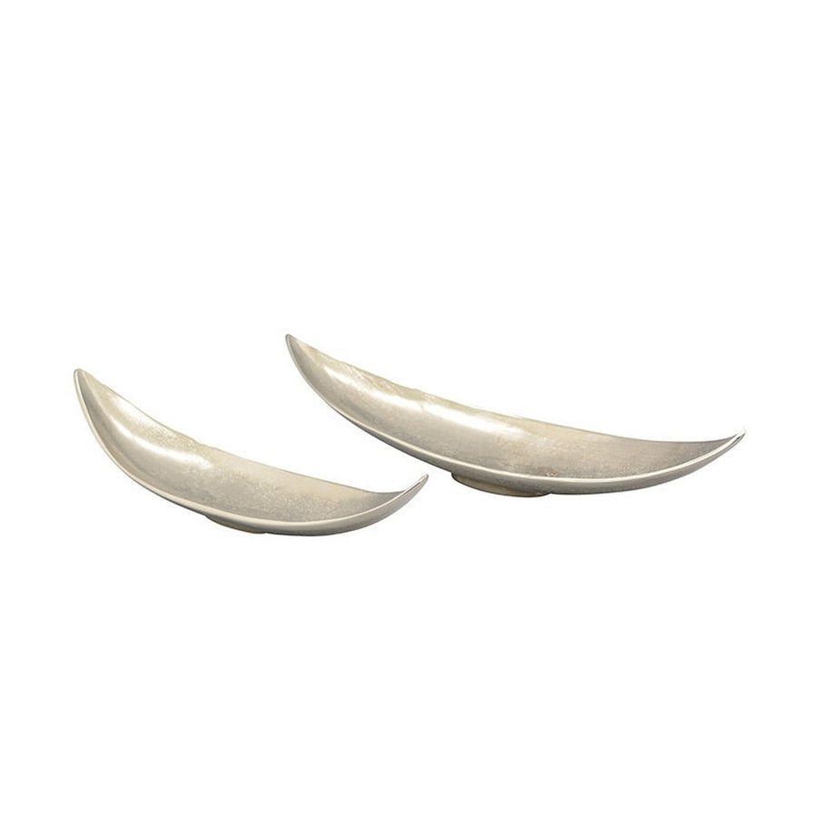 Csónak formájú, ezüst színű fémtál