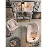 Porfestett, fekete színű acélból készült, sötét színű edzett üvegű, modern, kortárs stílusú kör alakú dohányzóasztal.