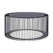 Porfestett, fekete színű acélból készült, sötét színű edzett üvegű, modern, kortárs stílusú kör alakú dohányzóasztal.