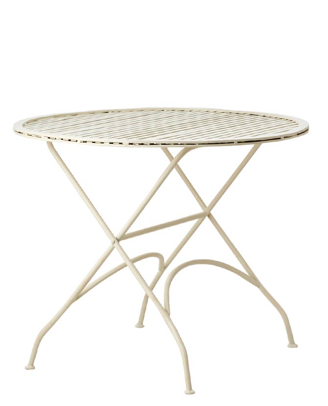 Retró stílusjegyeket használó, porfestett acélból készült, összecsukható, krém színű, kortárs stílusú kézműves kerti kisasztal.