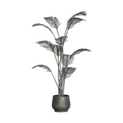 Antikolt felületű, sárgaréz színű fémből készült, kentia pálma dekoráció fém kaspóban.