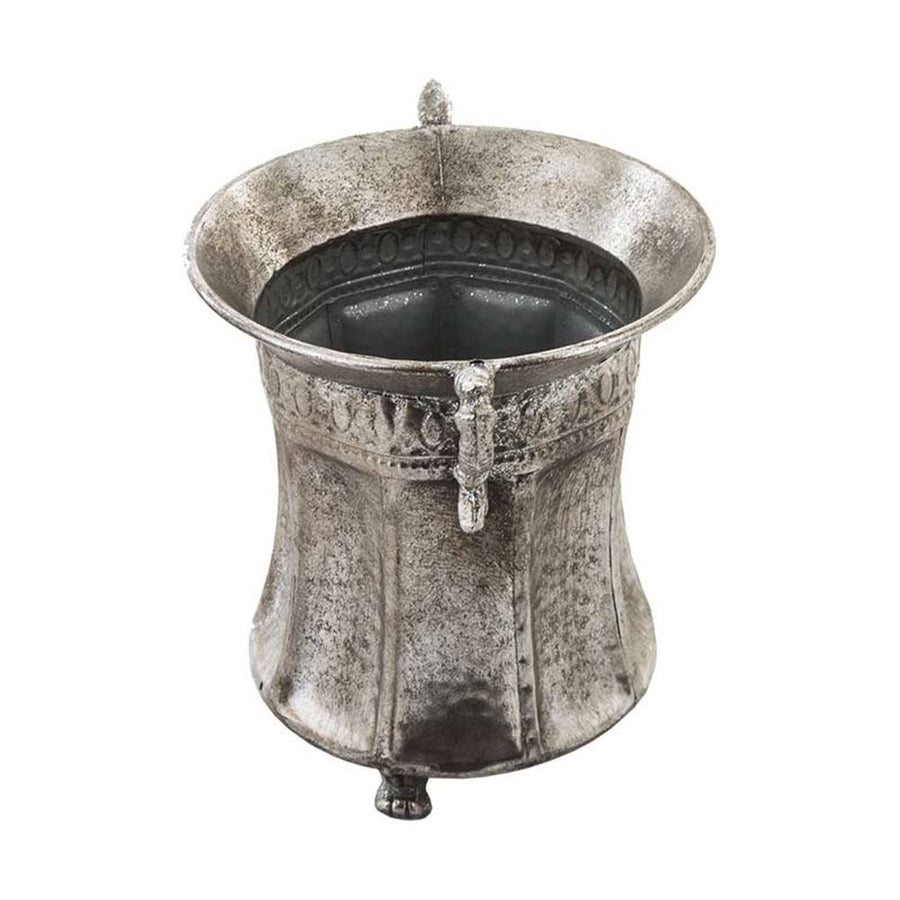 Patinás, antik ezüst színű, 27 cm magas, dombormintával díszített, lábakon álló fémkaspó