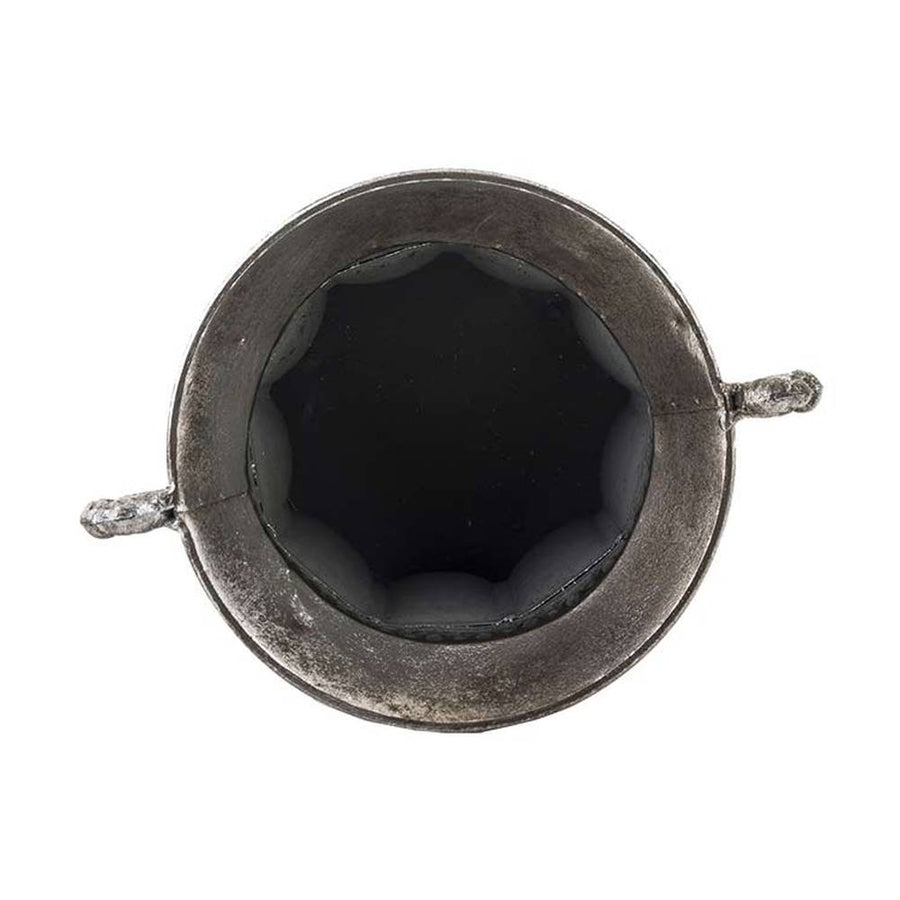 Patinás, antik ezüst színű, 27 cm magas, dombormintával díszített, lábakon álló fémkaspó