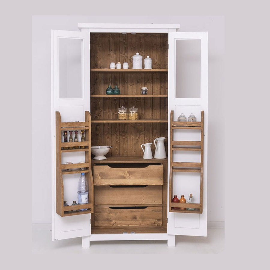 Tömör fenyőfából készült, 96 cm hosszú és 220 cm magas, ablakos, kétajtós kamraszekrény