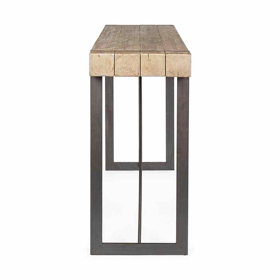 Skandináv stílusú, fenyőfából és fémből készült bárasztal.