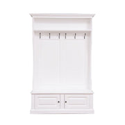 Fenyőfából készült előszobafal