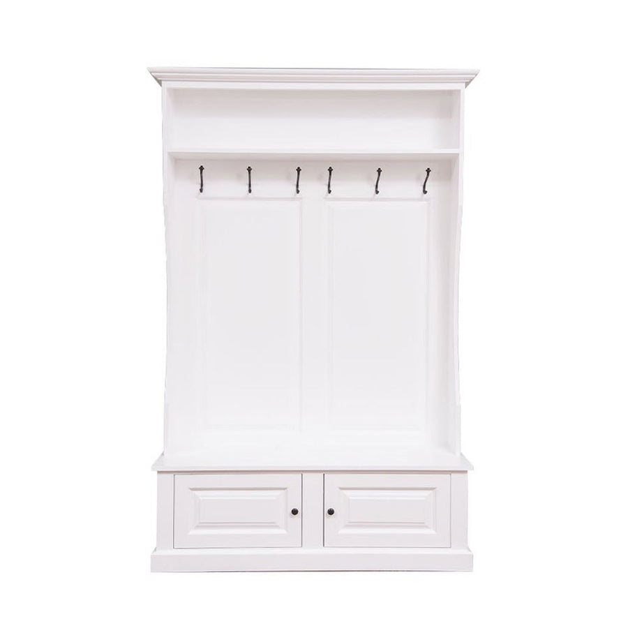 Fenyőfából készült előszobafal