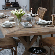 Újrahasznosított fenyőfából készült, 200 cm hosszú és 90 cm széles, vidéki vintage stílusú étkezőasztal