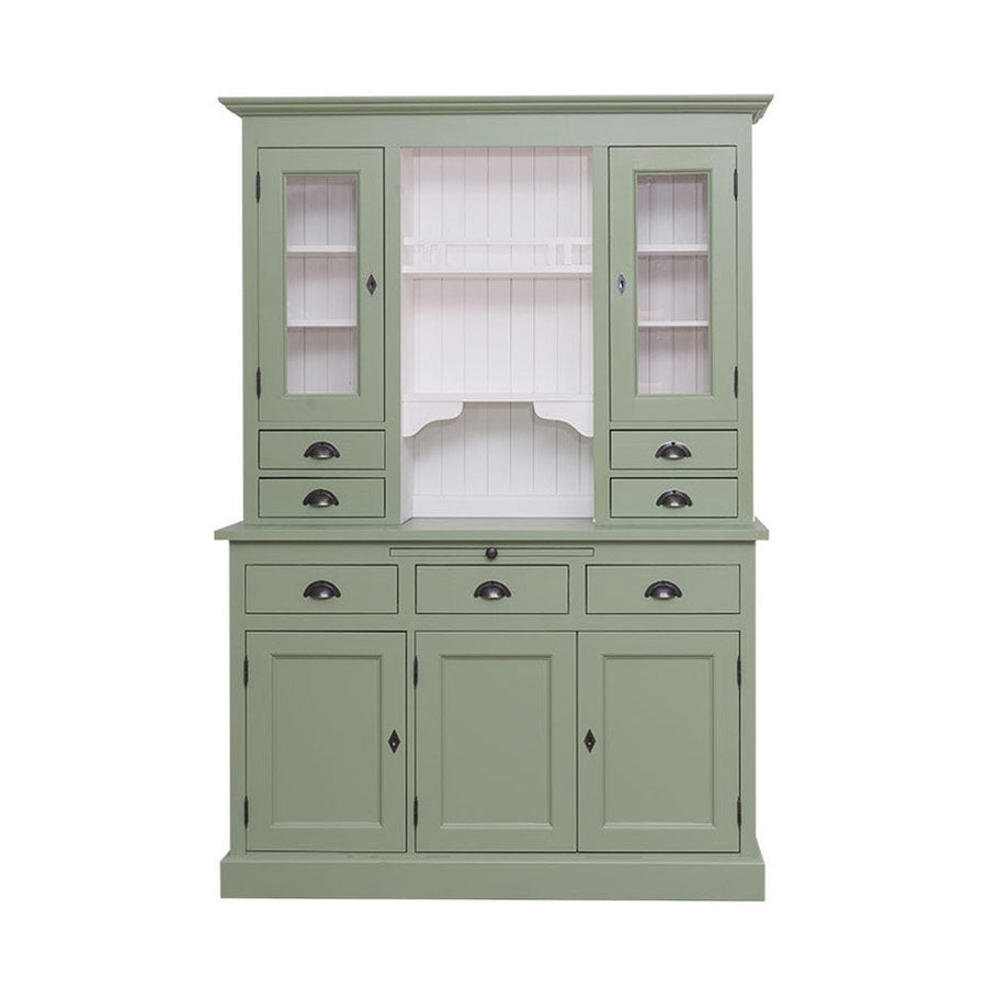 Tömör fenyőfából készült, 137 cm hosszú és 197 cm magas tálalószekrény