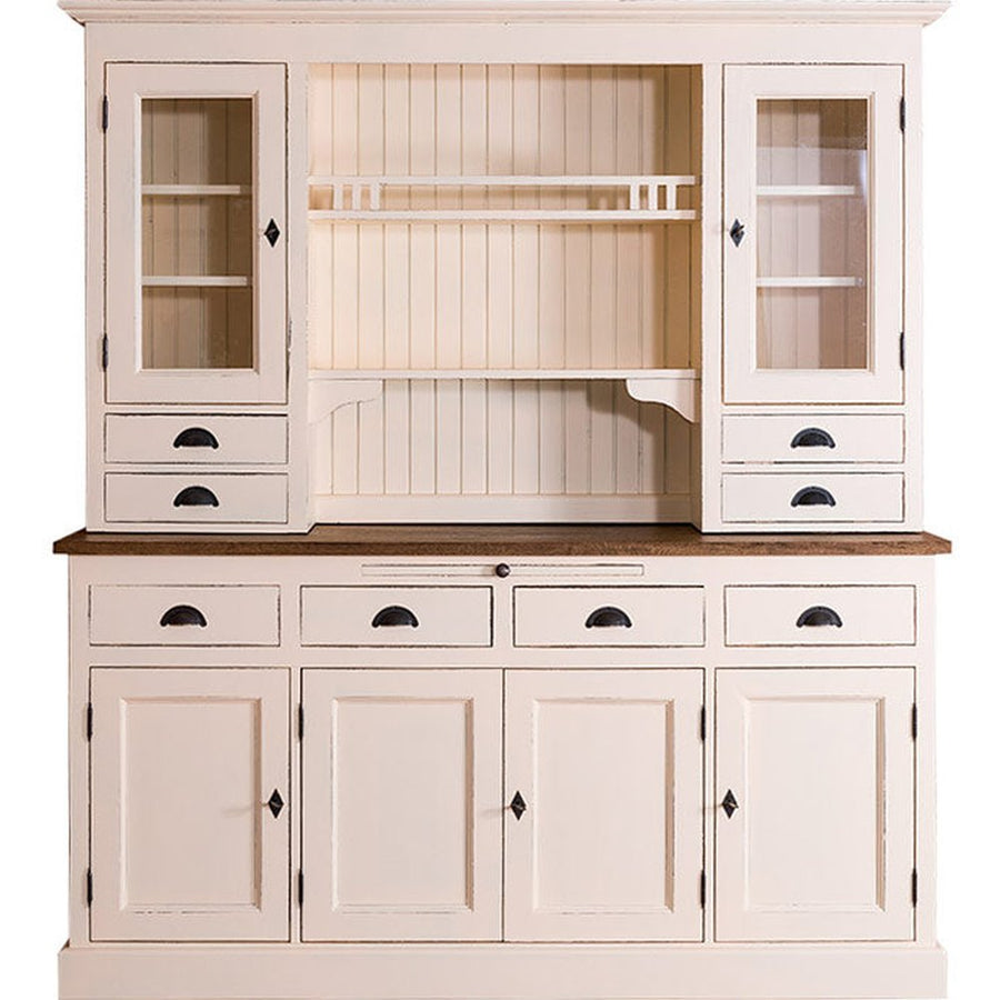 Tömör fenyőfából készült, 179 cm hosszú és 197 cm magas tálalószekrény