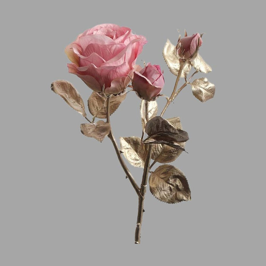 Glamour stílusú, élethű, exkluzív megjelenésű,, fényes, pezsgő színű szárú és levelű, pink színárnyalatú nyílt és bimbós virágfejű mesterséges rózsaág.