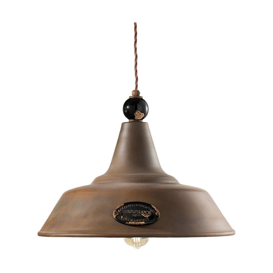 Rusztikus, vidéki stílusú, antikolt felületű mázas kerámiából és rozsdás fémből készült, textilburkolatú vezetékkel kialakított, kézműves függeszték lámpa.