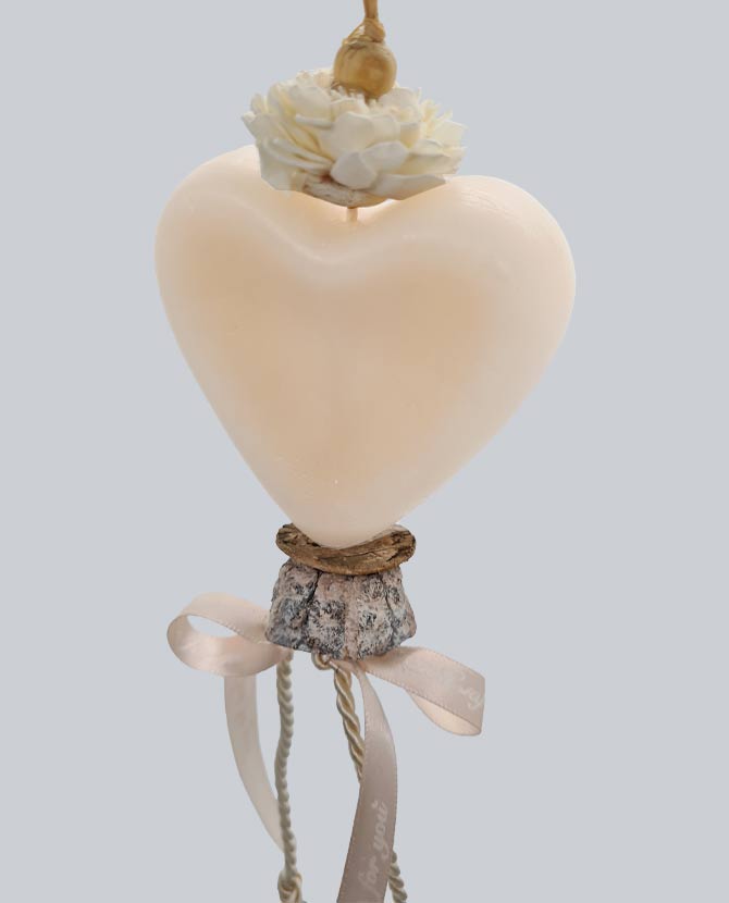 Vintage stílusú, gyöngyvirág illatú kézműves illatfüzér szív formájú krémviasz dísszel