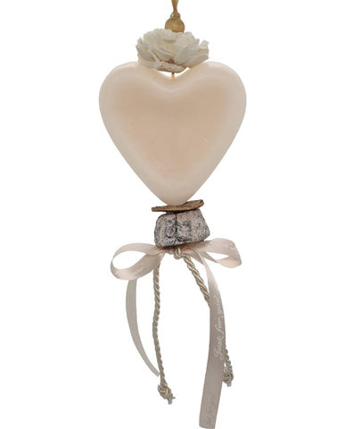 Vintage stílusú, gyöngyvirág illatú kézműves illatfüzér szív formájú krémviasz dísszel