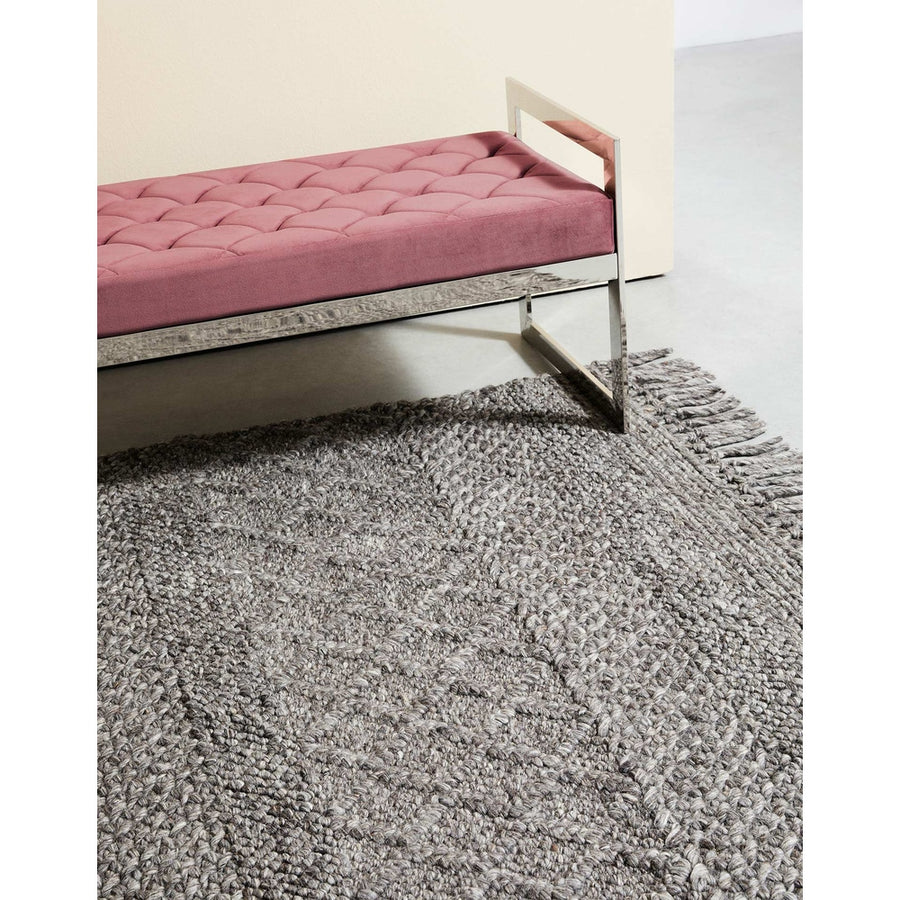 Barna szőnyeg, modern bársony paddal.