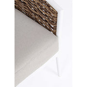 Homokszürke színű kerti ülőgarnitúra.