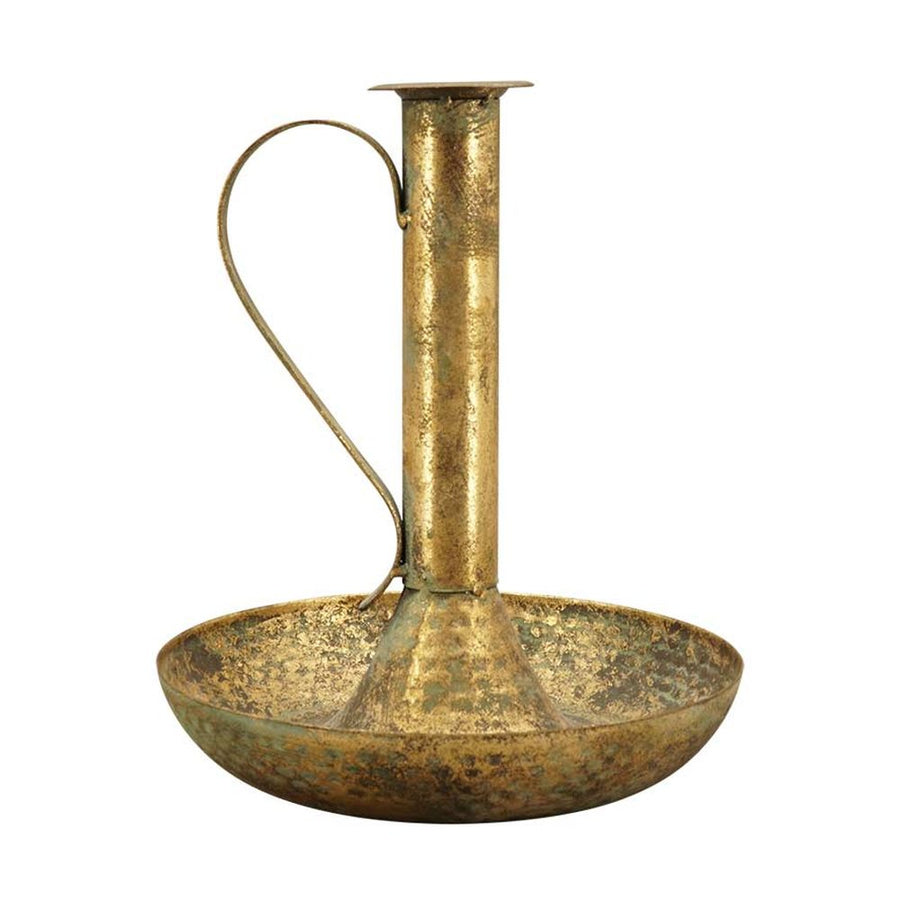 Antikolt felületű, aranyszínű fémből készült, vidéki stílusú hordozható gyertyatartó.