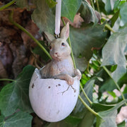 Vintage stílusú,, függeszthető húsvéti nyuszi figura tojáshéjban.