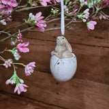 Vintage stílusú,, függeszthető húsvéti nyuszi figura tojáshéjban.