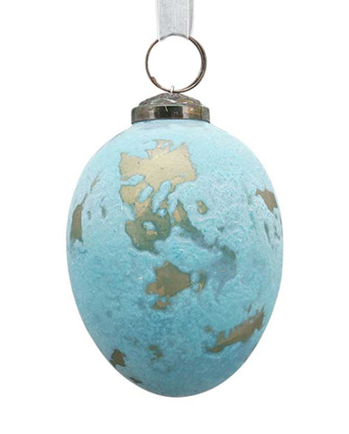 Vidéki vintage stílusú, patinás antik kék színű felületű, 10 cm magas, függeszthető húsvéti üveg tojás