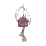 Prémium minőségű, függeszthető, 25 cm magas (+ akasztó), exkluzív megjelenésű, házikó alakú, illatos kézműves szappan dekoráció, fehér színű fém tulipánokkal