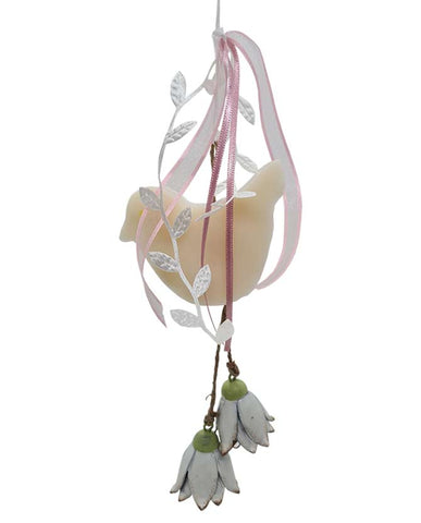 Prémium minőségű, függeszthető, 25 cm magas (+ akasztó), exkluzív megjelenésű, madár alakú, illatos kézműves szappan dekoráció, fehér színű fém tulipánokkal