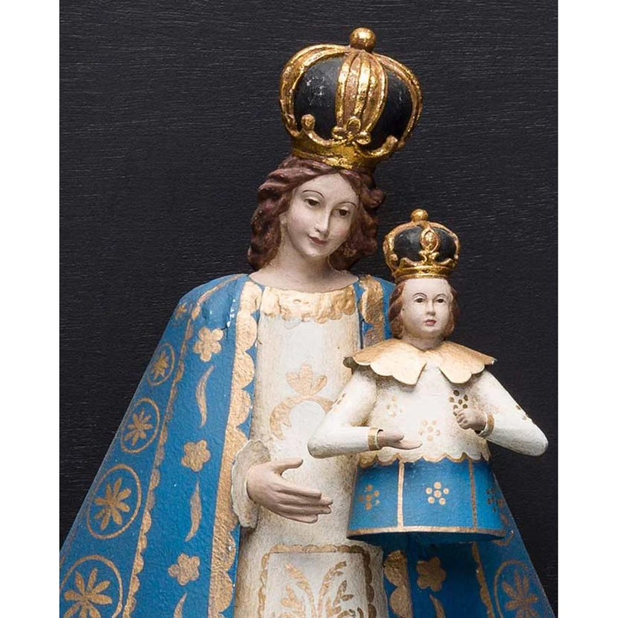 Irgalmas Szűzanyát ábrázoló figura.