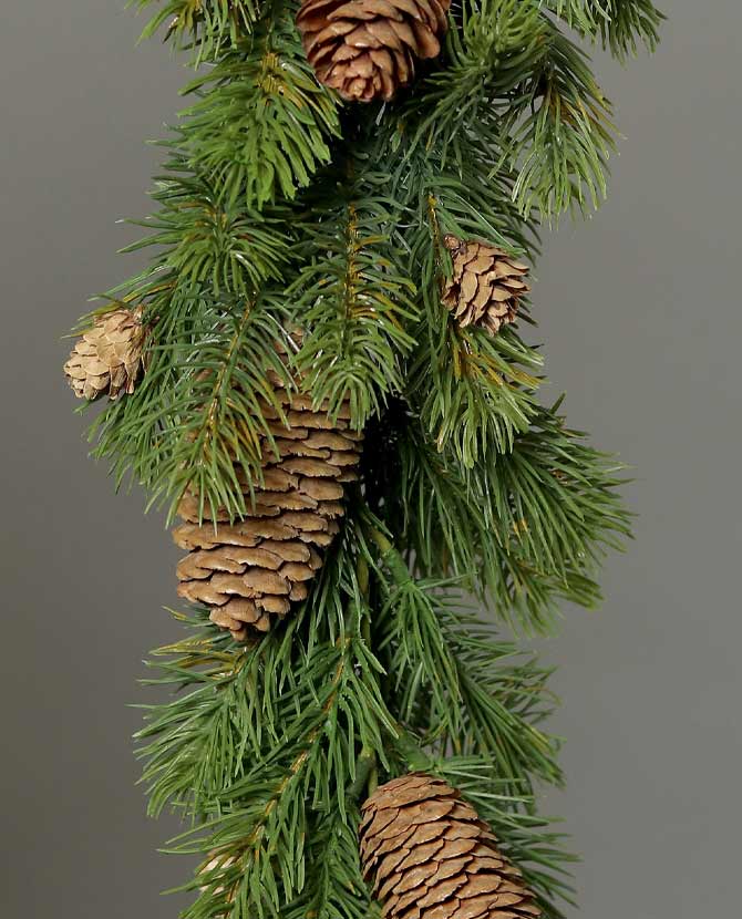 Tobozokkal díszített, mesterséges fenyőágakból készült karácsonyi girland.