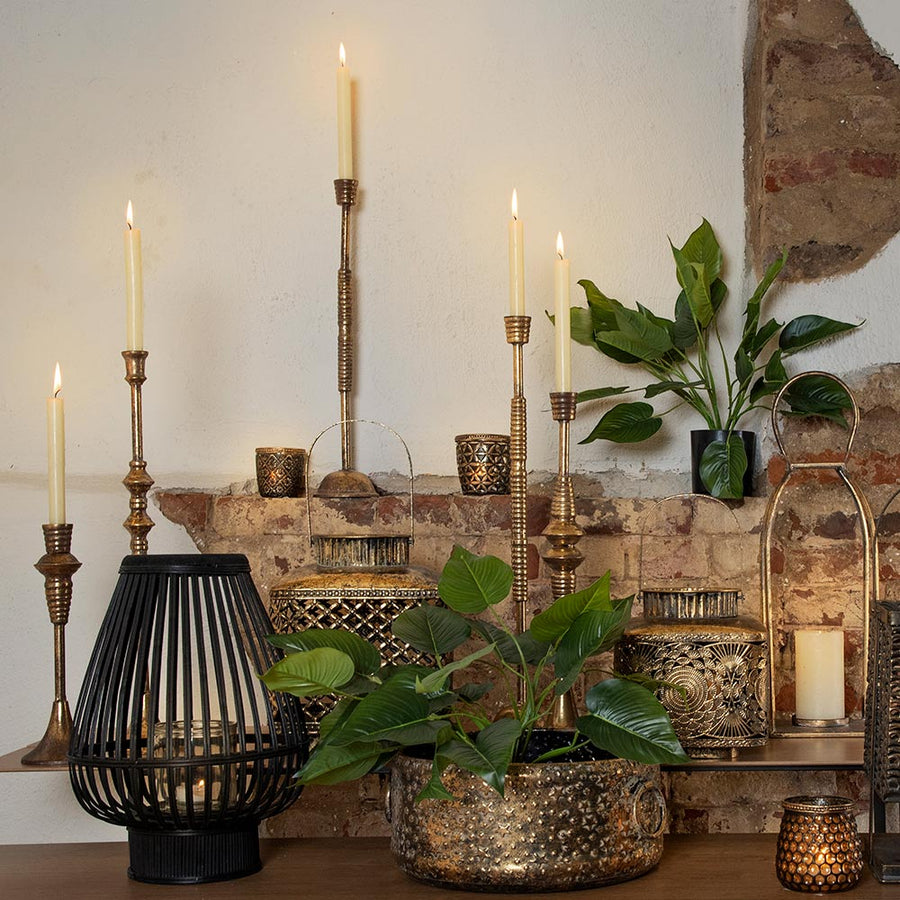 apró, csillag formájú dombormintákkal díszített, antikolt felületű, óarany színű karácsonyi fém kaspó