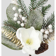 Fehér színű magnóliavirággal, pezsgőszínű páfrány levelekkel díszített, deres hatású fenyőág műnővény..