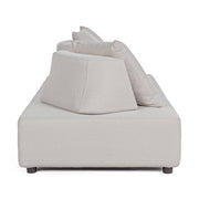 Homokszürke színű kerti kanapé.