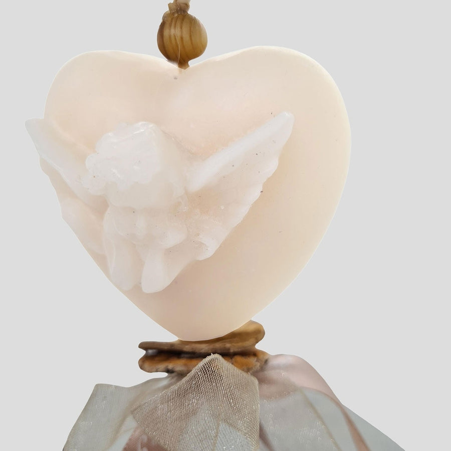 Vintage stílusú, kókusz illatú kézműves illatfüzér, angyal figurás szív formájú krémviasszal.