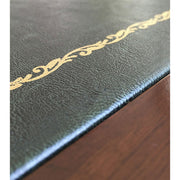 Mahagóni íróasztal zöld színű műbőr asztallapja 