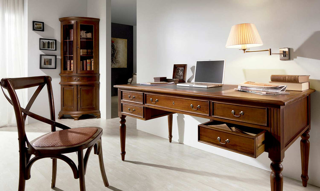 Tömör mahagónifából készült klasszikus koloniál stílusú kézműves íróasztal