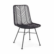 Skandináv kortárs stílusú, fekete színű, valódi rattanból készült formatervezett étkezőszék.