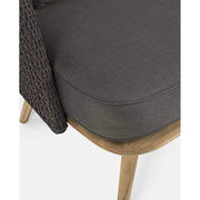 Fromatervezett kerti kanapé ülpárna részlete.